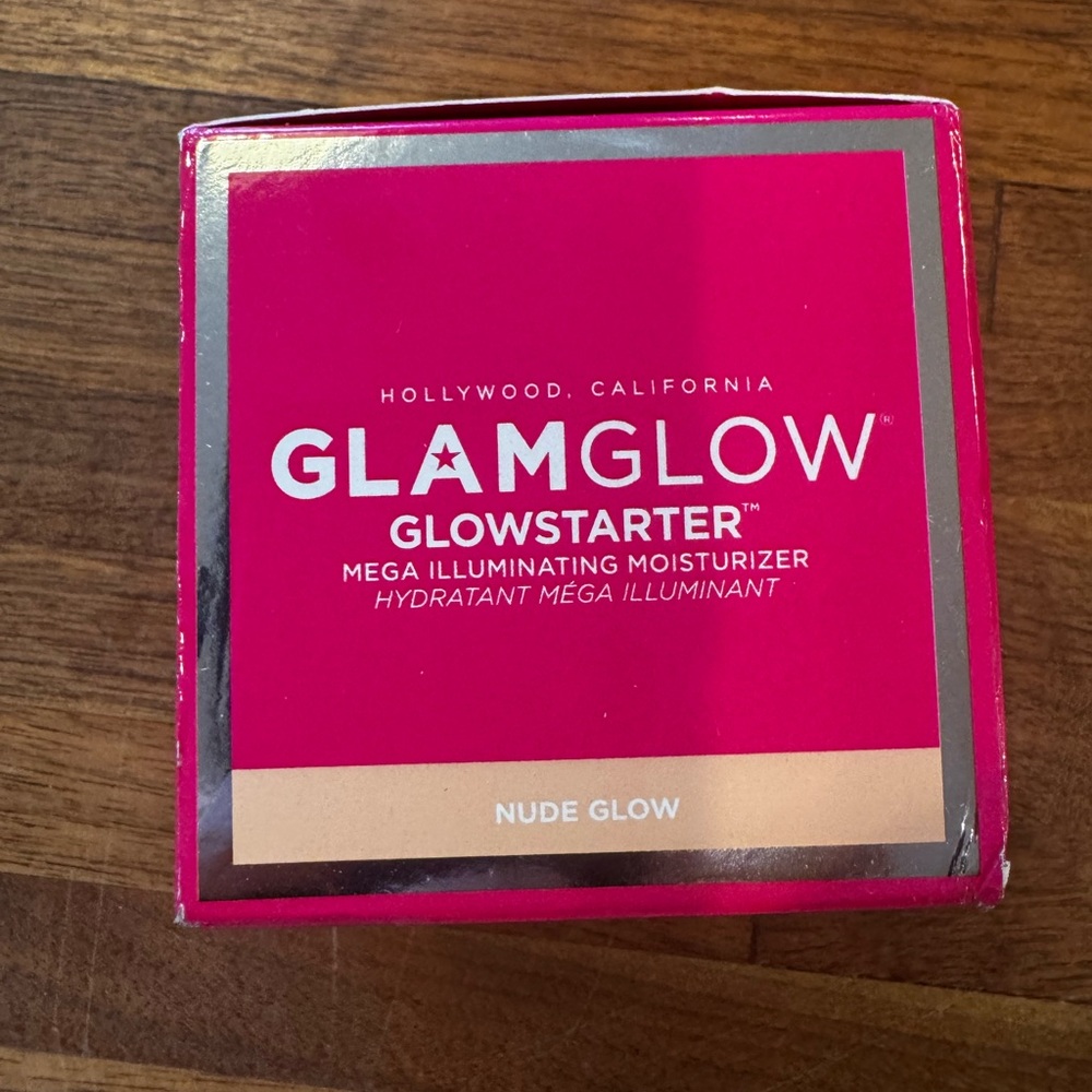Glam Glow Glowstarter 1.7oz illuminating moisturizer in Nude Glow
